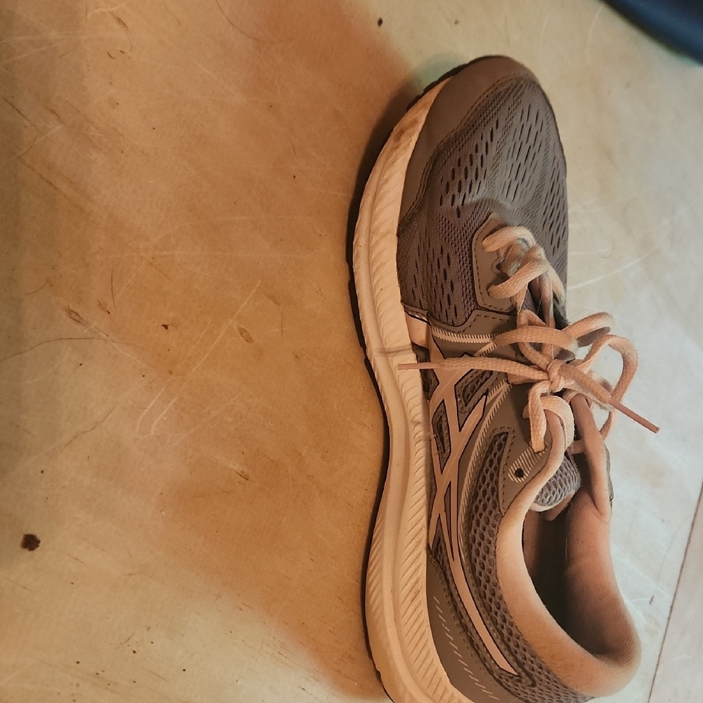 Gray Athletic Running Shoe